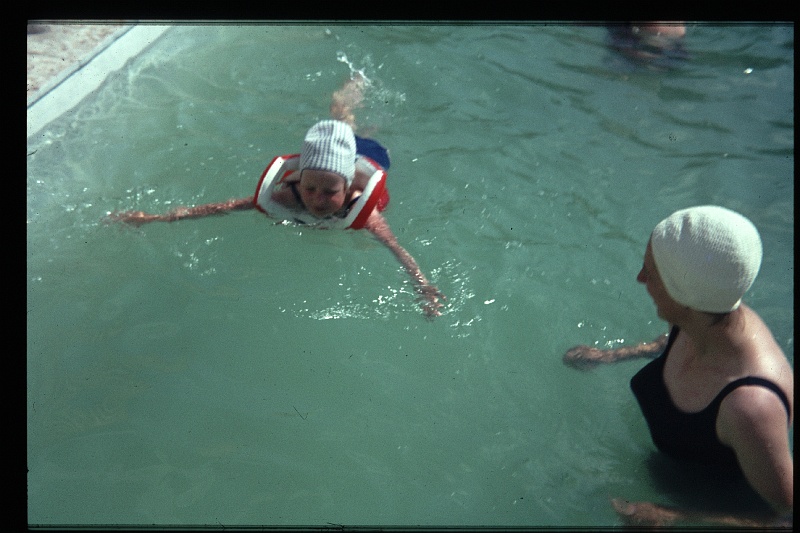 08.Regensburg jul 1968 Mama,Marion.JPG